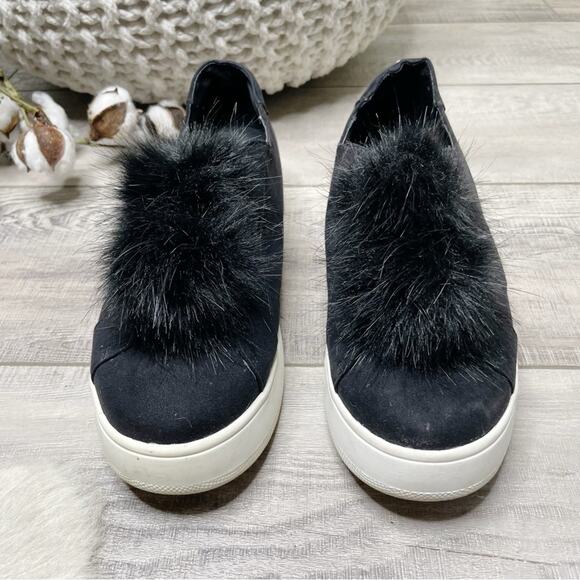 Steve Madden Furlie Pom Pom Faux Suede Slip On Sneakers Black Size 8.5M - Picture 3 of 7